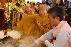 Lễ Tắm Phật tại chùa Yên Phú