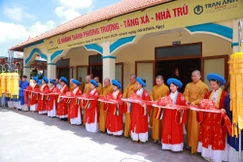 Cắt băng khánh thành các công trình chùa Linh Nguyên