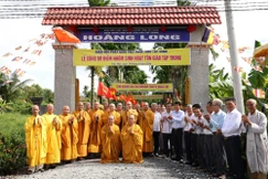 Thượng bảng Điểm nhóm sinh hoạt tôn giáo tập trung Hoàng Long, xã Đức Huệ