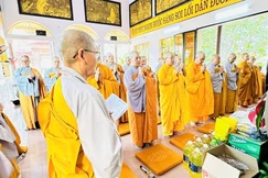 Đoàn Phân ban Ni giới tỉnh Tây Ninh tác bạch cúng dường trường hạ
