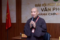 Thượng tọa Thích Phước Nguyên chủ trì buổi họp giao ban - Ảnh: Bảo Toàn/BGN