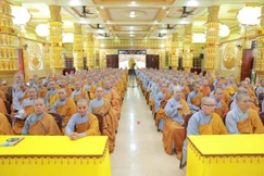Gần 500 học giả Ni tại trường hạ chùa Long Vân tham dự tọa đàm