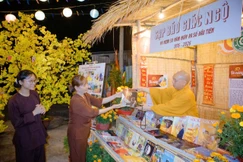 Tặng Báo Giác Ngộ làm món quà pháp bảo đầu năm đến Phật tử