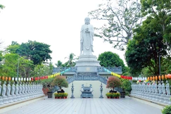 Vườn Đại Nguyện A Di Đà kỷ niệm 250 năm khai sơn Phước Long cổ tự