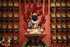 Bất Động Minh vương/Acala tại chùa Răng Phật và bảo tàng (Phố người Hoa, Singapore)