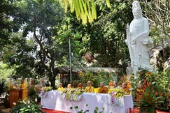 Phật đường Pô Lăn (phường Tân Lập, tỉnh Đắk Lắk) trang nghiêm tổ chức lễ chú nguyện đúc đại hồng chung