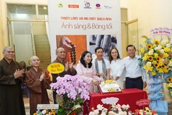 Lễ khai mạc triển lãm ảnh và ra mắt sách "Ánh sáng và Bóng tối" của nhiếp ảnh gia Trần Thế Phong