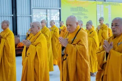 Chư Tăng Ni các xã thực hiện Bố-tát định kỳ, tại chùa Pháp Thành