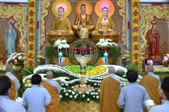 Trang nghiêm khóa lễ