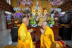 Nhị vị giáo phẩm đối thú tác pháp an cư 