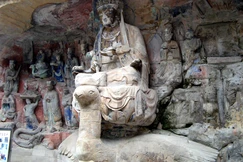 Mahamayuri (Kongque Mingwang) thời nhà Tống (960 -1270) tại quần thể hang động Đại Túc ở Trùng Khánh, Trung Quốc