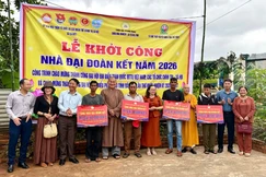Chùa Hoa Nghiêm, Sắc tứ Khải Đoan phối hợp tặng nhà Đại đoàn kết đến người dân khó khăn 