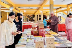 Triển lãm sách Phật giáo tại chùa Vĩnh Nghiêm