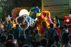 Các em nhỏ vui Trung thu tại chùa Hải Vân 