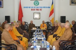 Hòa thượng Thích Phước Minh, tân Trưởng ban Trị sự GHPGVN TP.Đà Nẵng phát biểu trong cuộc họp