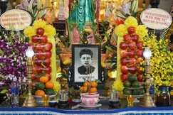 Di ảnh cư sĩ Tâm Minh Lê Đình Thám tôn trí tại chánh điện chùa Pháp Lâm (P.Hải Châu, TP.Đà Nẵng)