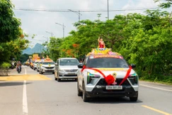 Đoàn xe hoa diễu hành của Phật giáo liên xã Nho Quan kính mừng Đại lễ Phật đản Phật lịch 2570 