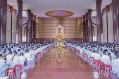 Trang nghiêm khóa lễ tụng kinh ở chánh điện Học viện Phật giáo VN tại TP.HCM