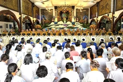Đông đảo Phật tử tham dự khóa tu Bát quan trai truyền thống tại tổ đình Phổ Quang (P.Cầu Kiệu, TP.HCM) 