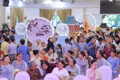 Đông đảo Phật tử tham dự chương trình