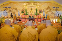 Khóa lễ cầu nguyện âm siêu dương thới, đất nước thái bình, nhân dân an lạc tại tổ đình Hội Khánh