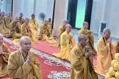 Hòa thượng Thích Quảng Hà, Trưởng ban Trị sự GHPGVN tỉnh Ninh Bình chứng minh Lễ tạ pháp tại trường hạ Trúc Lâm Thiên Trường
