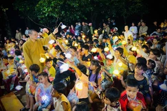 Niềm hạnh phúc của trẻ em vùng cao khi được đón mùa Trung thu ấm áp