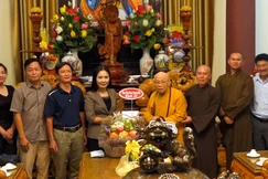 Phó Trưởng ban Tôn giáo Chính phủ Trần Thị Minh Nga thăm Hòa thượng Thích Quảng Xả và Ban Trị sự GHPGVN tỉnh Quảng Ngãi