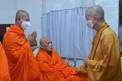 [Video] Đức Pháp chủ thăm Trưởng lão Hòa thượng Dương Nhơn tại Sóc Trăng