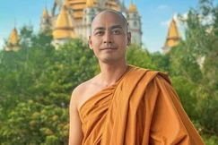 MC Phan Anh xuất gia gieo duyên tại tổ đình Bửu Long 