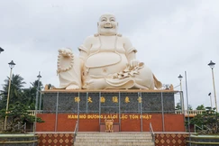 Tượng Phật Di Lặc tại chùa Vĩnh Tràng, Tiền Giang - Ảnh: Trần Quỳnh/VnExpress