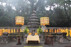 Hữu nhiễu bảo tháp Tổ sư Thiệt Diệu Liễu Quán 