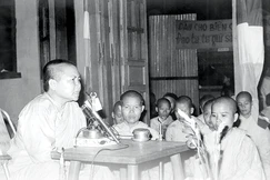 Ni trưởng Huỳnh Liên với Ni chúng hệ phái Khất sĩ - Ảnh tư liệu tịnh xá Ngọc Phương