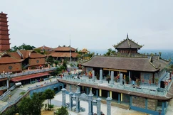 Toàn cảnh đền thờ các anh hùng dân tộc Việt Nam tại chùa Tháp Tường Long