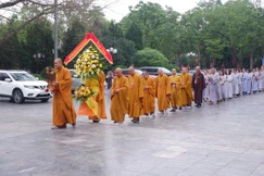 Đoàn Ban Trị sự GHPGVN tỉnh Lạng Sơn đặt vòng hoa, dâng hương tưởng niệm tại các di tích lịch sử trọng điểm trên địa bàn