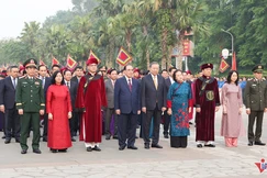 Tổng Bí thư, Chủ tịch nước Tô Lâm cùng các lãnh đạo, nguyên lãnh đạo Đảng, Nhà nước dự lễ dâng hương tưởng nhớ các Vua Hùng