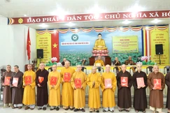 Hòa thượng Thích Từ Nghiêm trao quyết định chuẩn y nhân sự Ban Trị sự GHPGVN TP.Đà Nẵng, nhiệm kỳ 2026-2031