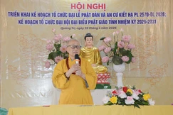 Hòa thượng Thích Tánh Nhiếp chủ trì phiên họp