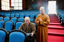 Thượng tọa Thích Tâm Định kiểm tra và chỉ đạo công tác chuẩn bị đại hội