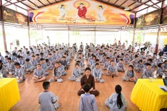 Em tập tọa thiền