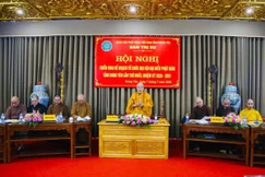 Hòa thượng Thích Thanh Hiện chủ trì phiên họp