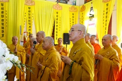 Chư tôn giáo phẩm Hội đồng Trị sự viếng tang Hòa thượng Thích Phước Lợi