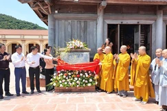 Gắn biển công trình chùa Trúc Lâm đảo Trần