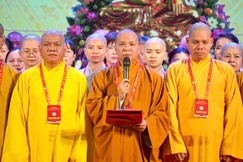 Đại đức Thích Minh Đức, tân Trưởng ban Trị sự GHPGVN tỉnh Sơn La, nhiệm kỳ 2026-2031 phát biểu nhận nhiệm vụ