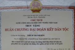 Chuyện nhà sư xứ Nghệ trồng rau dền đỏ để nhuộm cờ Đảng
