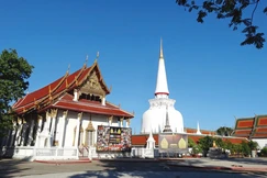 Wat Phra Mahathat Woramahawihan được xem như một “di sản sống” với những truyền thống tâm linh lâu đời còn được cộng đồng lưu giữ đến ngày nay