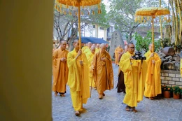 [Video] Đức Pháp chủ dâng hương lễ tháp chư Tổ, tưởng niệm Đại lão Hòa thượng Thích Trí Tịnh