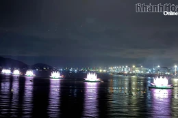 Khánh Hòa: Lễ thắp sáng 7 đóa hoa sen trên Đầm Nại mừng Đại lễ Phật đản