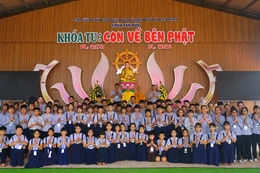 Các em đoàn sinh Gia đình Phật tử tham dự Khóa tu "Con về bên Phật"