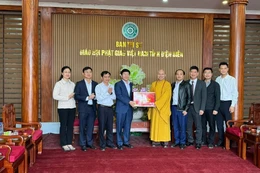 Phái đoàn lãnh đạo Tỉnh ủy thăm, chúc Tết Ban Trị sự Phật giáo tỉnh